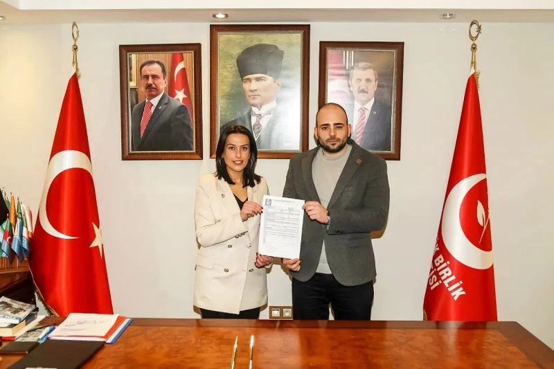 BBP Derince Kadın Kolları Başkanı Aysun Demirel istifa edip milletvekili aday adayı oldu
