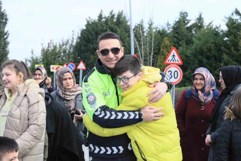 Down sendromlu çocuklar Deprem ve Trafik Eğitim Parkı’nda keyifli vakit geçirdi
