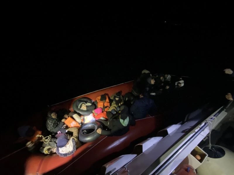 Ayvacık açıklarında 49 kaçak göçmen kurtarıldı
