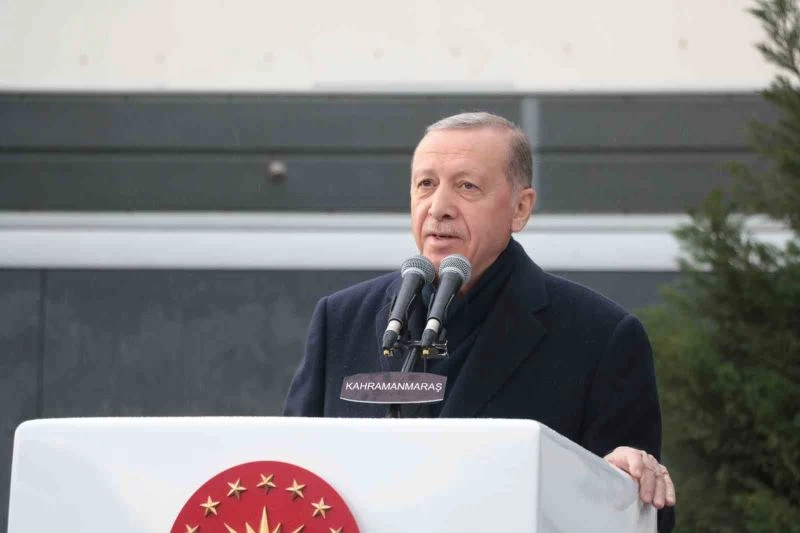 Cumhurbaşkanı Erdoğan: “İnşallah 1 yıl içerisinde kalıcı konutları bitirerek vatandaşlarımıza teslim edeceğiz”

