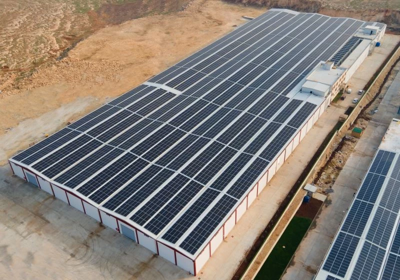 CW Enerji, fabrikalara güneş panelleriyle enerji sağlamaya devam ediyor
