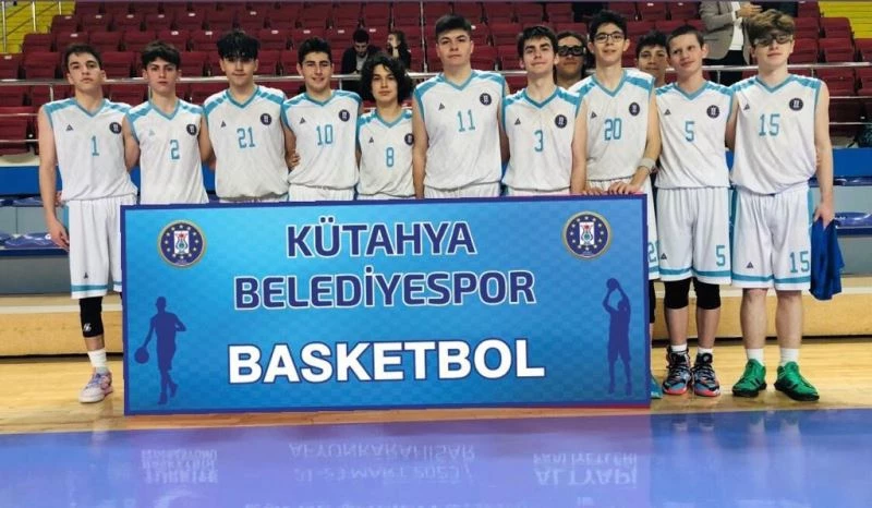 Belediye Kütahyaspor Basketbol Takımı bölge ikincisi oldu
