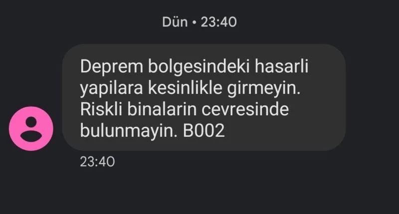 AFAD’dan depremde hasar gören binalara girmeyin uyarısı
