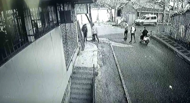 Ümraniye’de markete pompalı tüfekle saldırı kameraya yansıdı
