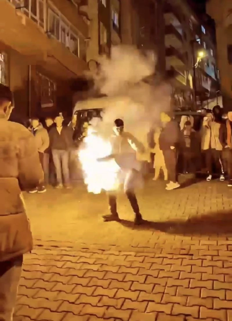 İstanbul’da asker eğlencelerinde korkutan meşaleli danslar kamerada
