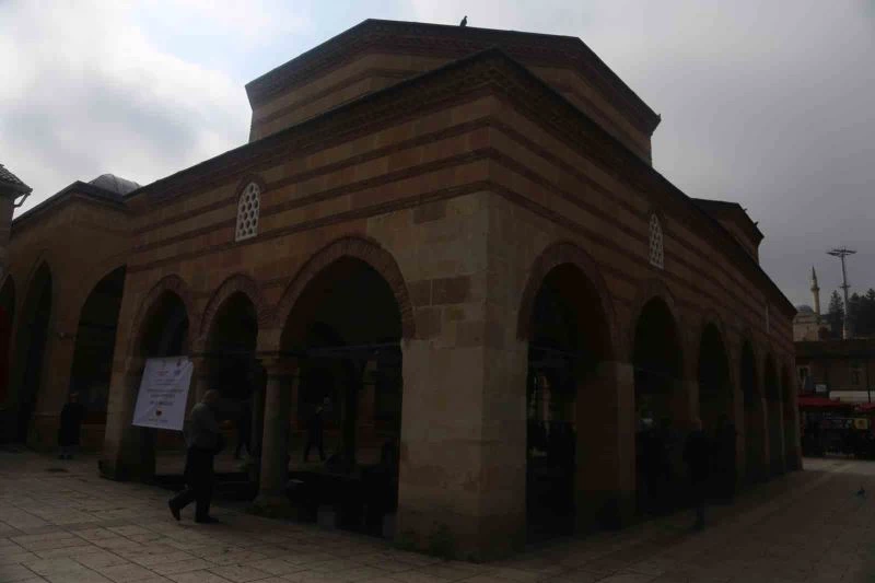 Tarihi Nasrullah Cami yeniden ibadete açıldı
