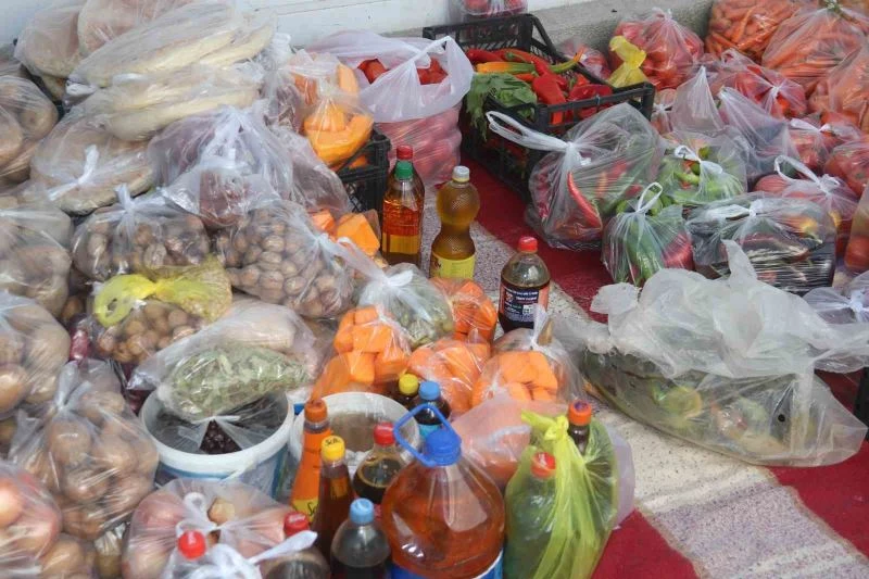 Fethiye’de ’Askıda Sebze Ve Meyve’ ile depremzedelere yardım edilecek
