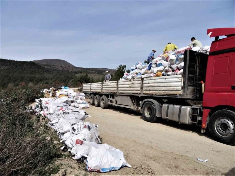 Simav’dan deprem bölgesine 26 ton yakacak odun gönderildi
