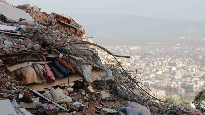 Anne ve babasını depremde kaybeden depremzede konuştu: 