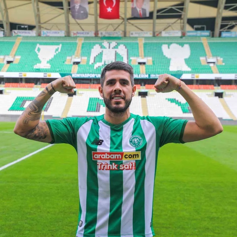 Konyaspor’da toplu imza töreni
