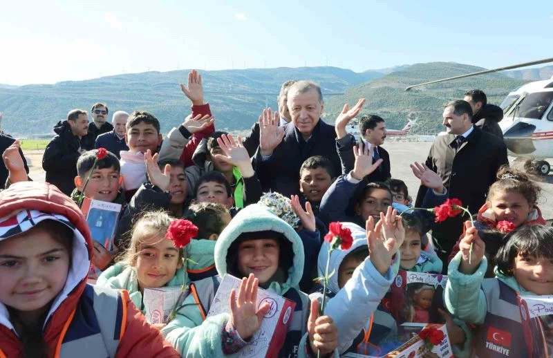 Cumhurbaşkanı Erdoğan: “Seçimden sonra tüm vaktimizi ve enerjimizi Türkiye yüzyılının inşasına vereceğiz”