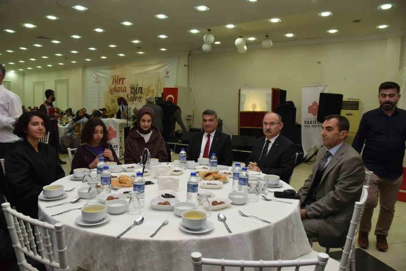 İzmir Vakıflar Bölge Müdürlüğü’nden Manisa’da 850 kişilik iftar
