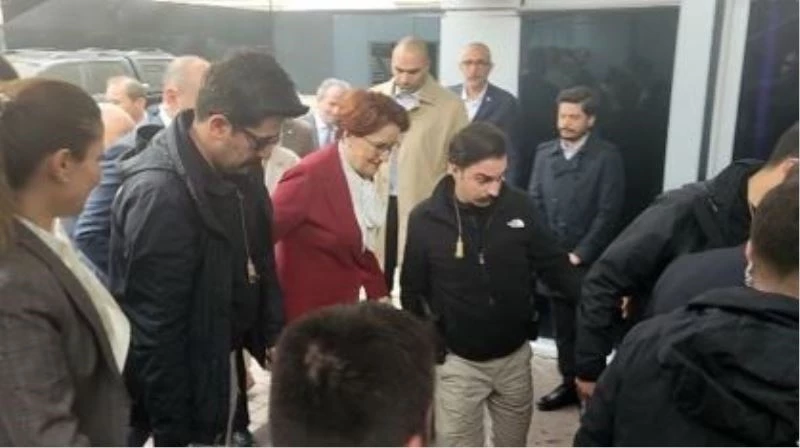 İYİ Parti lideri Akşener, partisinin belediye başkanlarıyla bir araya geldi
