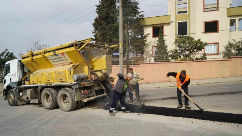 Kahramanmaraş’ta hasar gören yollar onarılıyor
