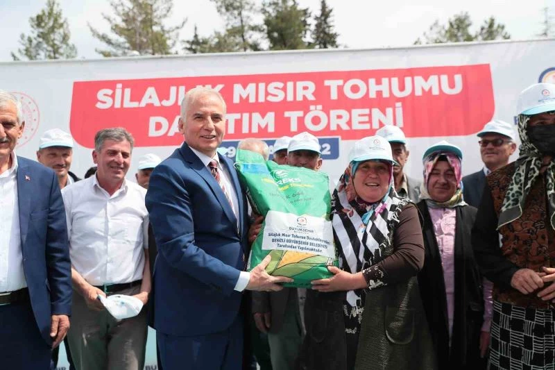 Denizli’de 3500 üreticiye 85 bin kilogram silajlık mısır tohumu dağıtıldı
