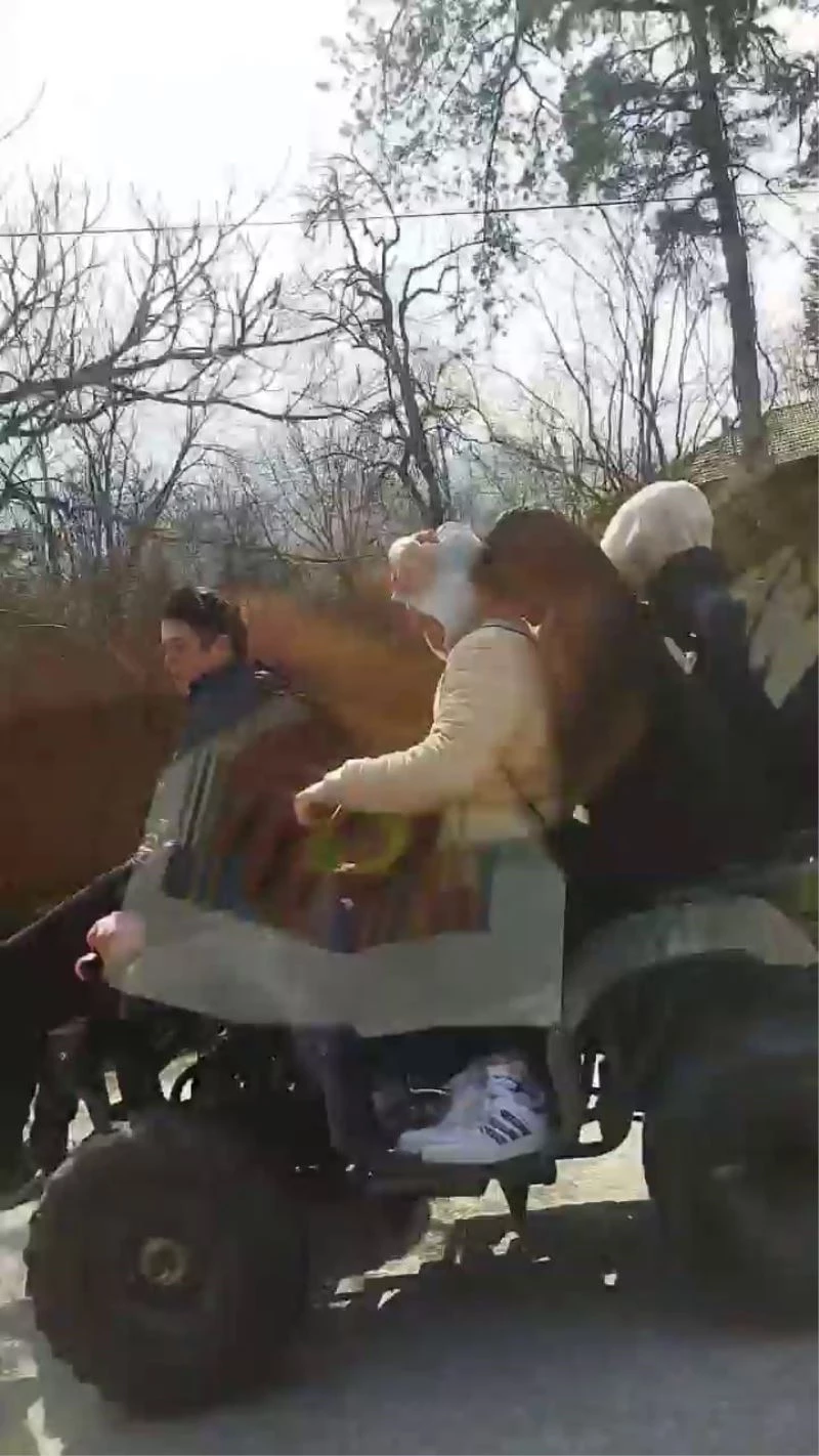 ATV tarzı motora binen 4 kişi ölüme böyle meydan okudu
