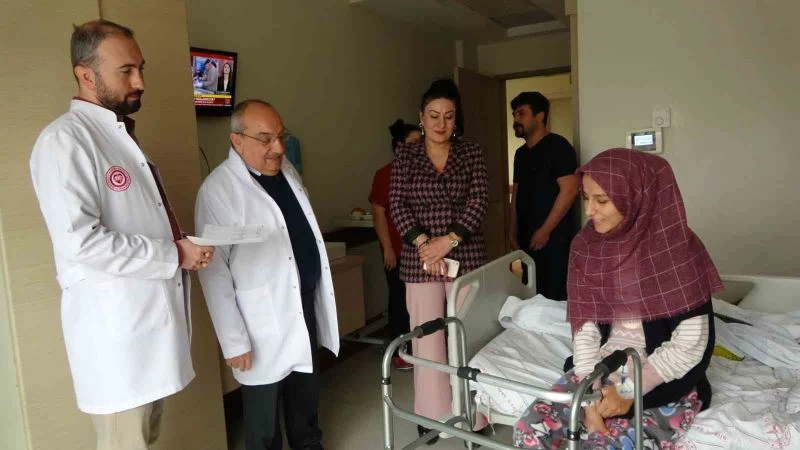 Deprem bölgesinden Siirt’e getirilen yaralılar tedavi ediliyor
