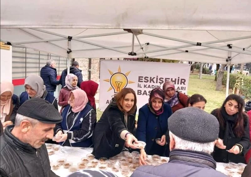 AK Parti Eskişehir İl Kadın Kolları’ndan kandil ikramı
