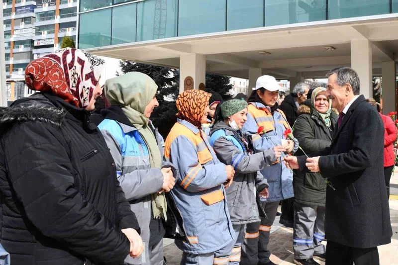 Başkan Ataç kadın çalışanların gününü kutladı
