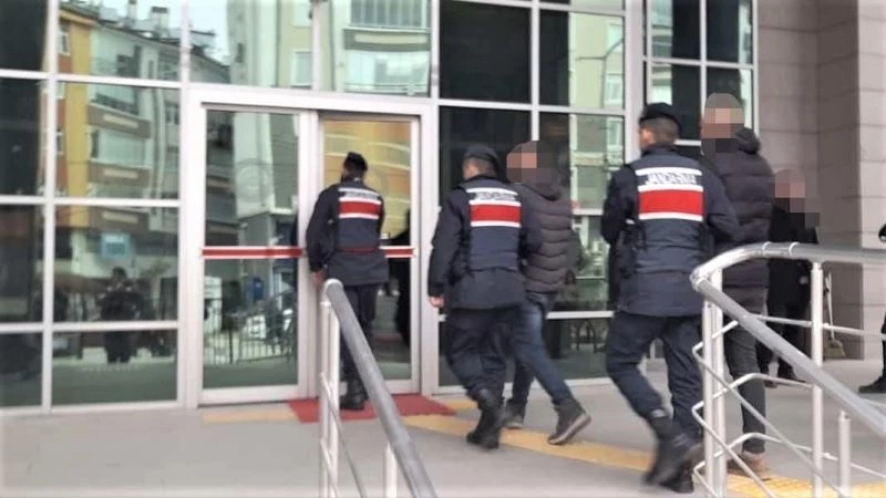 Boyabat’ta evden su motoru çalan 2 şahıs tutuklandı
