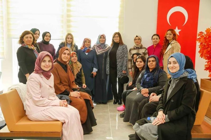 Bayburt Üniversitesi Kadınlar Gününü depremzedelerle birlikte kutladı
