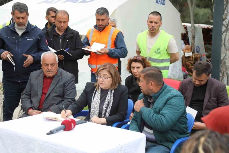 Şahin, Nurdağı kırsalındaki depremzedelerle bir araya geldi
