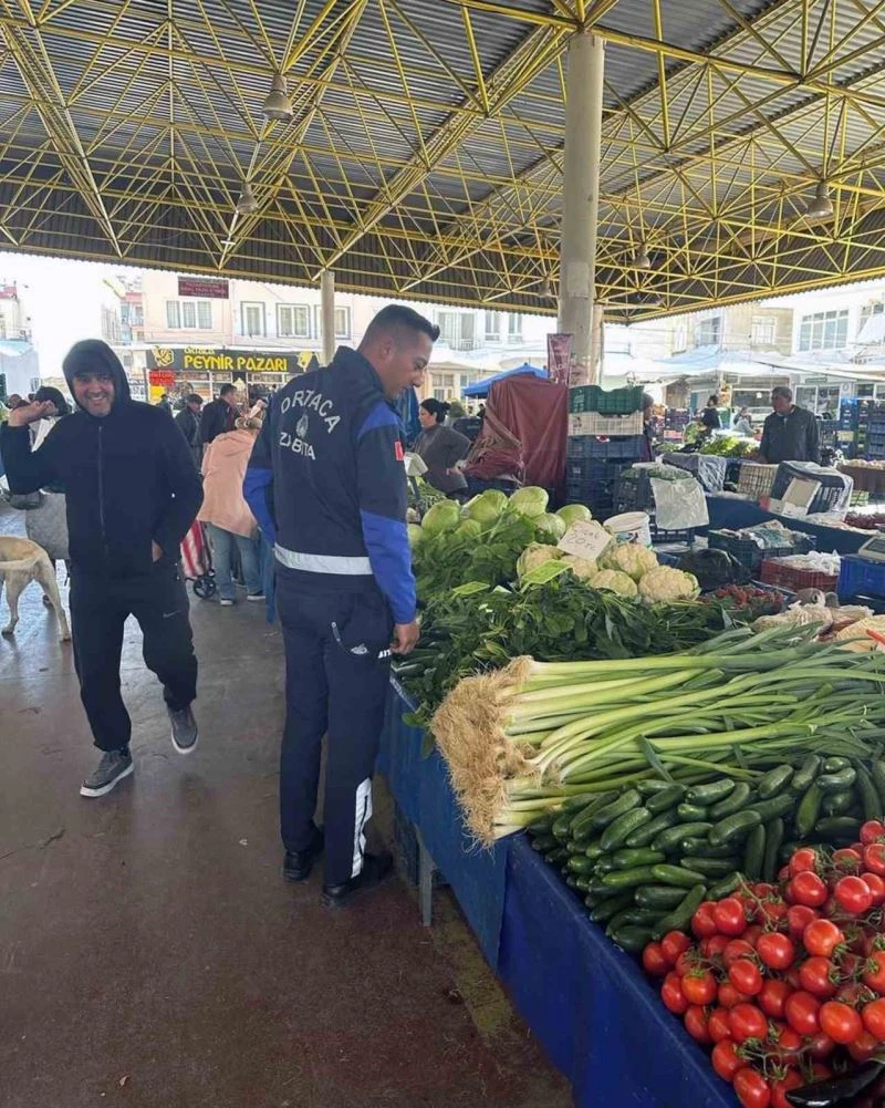 Ortaca pazarında etiket denetimleri sürüyor
