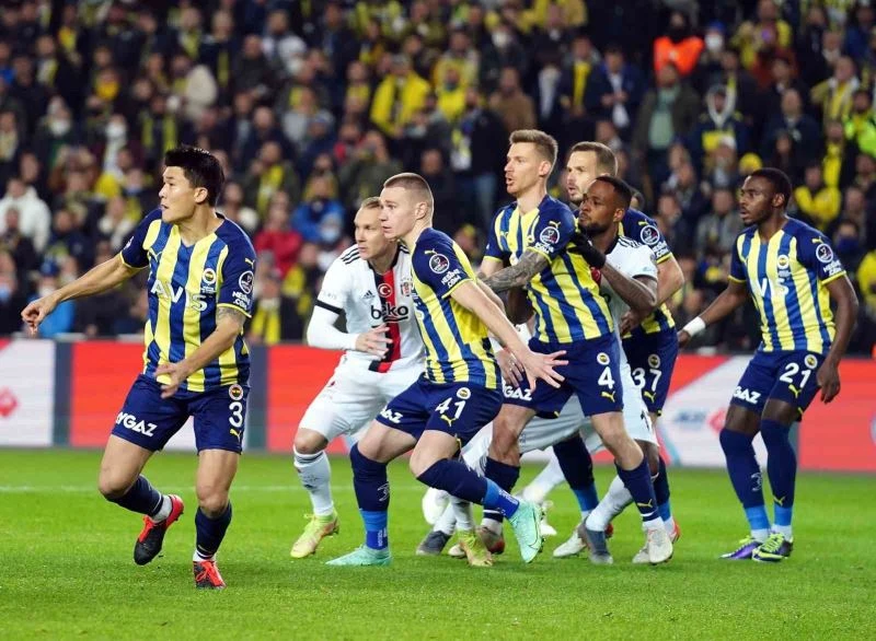 Fenerbahçe, Kadıköy’de Beşiktaş’a karşı üstün
