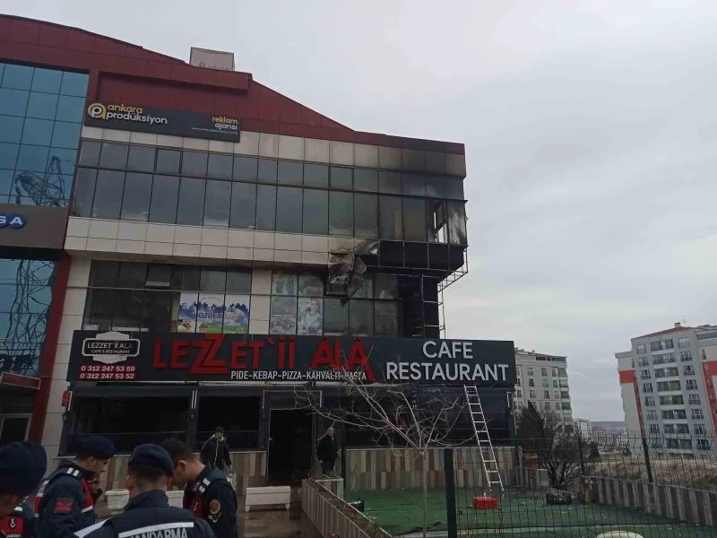 Ankara’da korkutan AVM yangını
