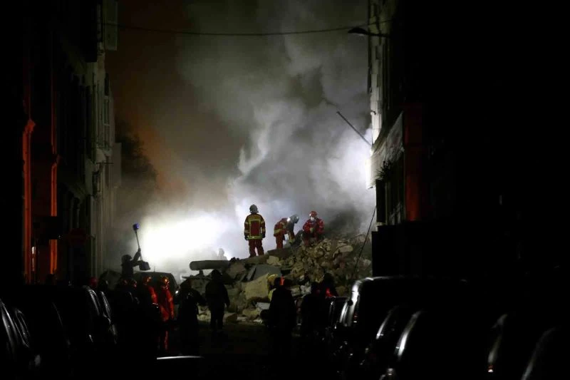 Fransa’da çöken binanın enkazında 2 kişinin cansız bedeni bulundu

