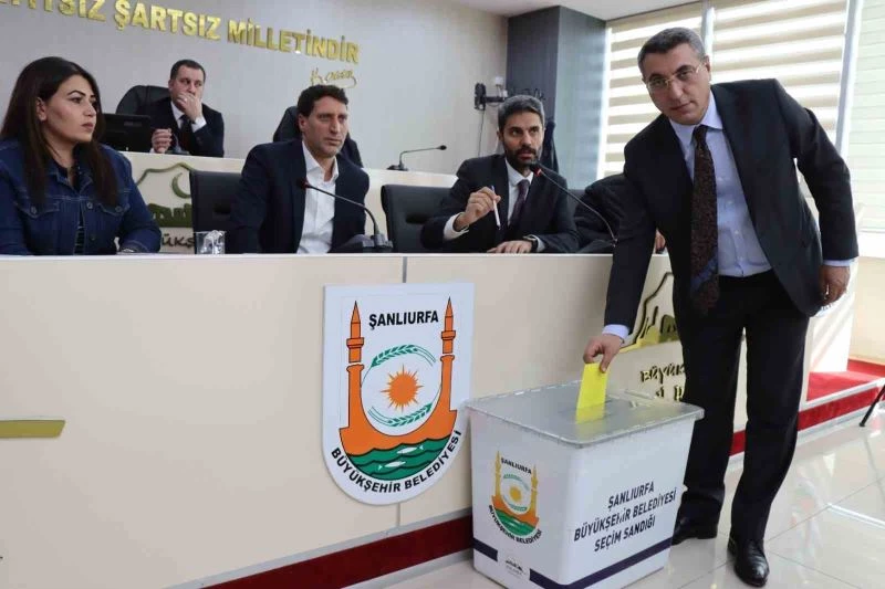 Büyükşehir Belediyesi Meclis Başkanlığına Serdar Şeyhanlı seçildi
