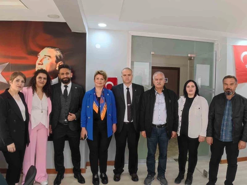 Kırşehir’in ilk kadın milletvekili adayı seçim başlangıcını yaptı
