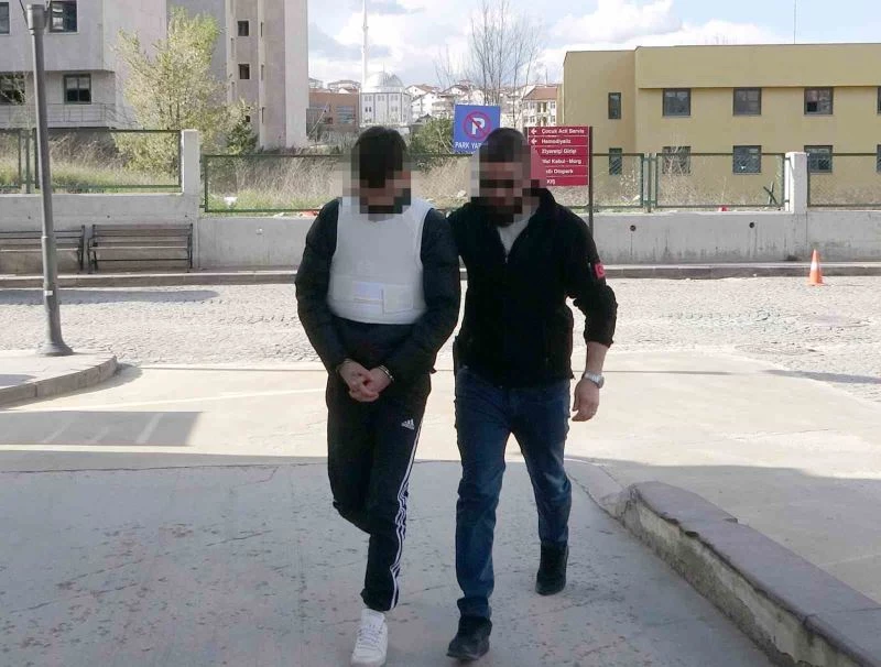 Kastamonu’da 1 kişinin öldüğü silahlı kavgayla ilgili 2 zanlı adliyeye sevk edildi
