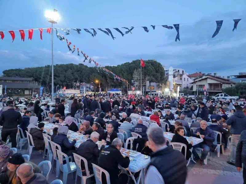 Büyükşehir, iftar programlarına devam ediyor
