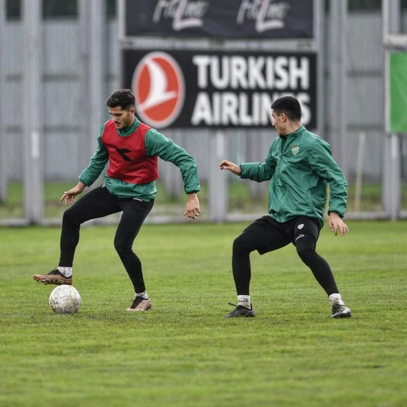Bursaspor’da çift kale maçlar yapıldı
