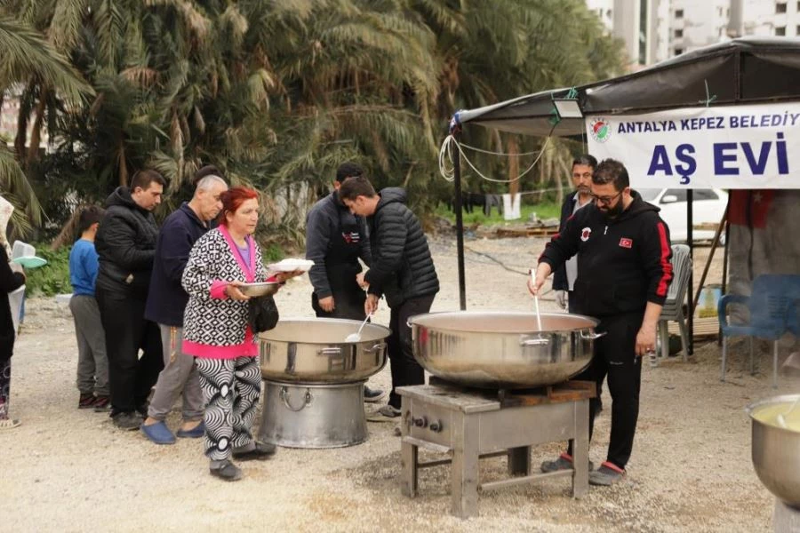 Kepez’in sahra mutfağı deprem bölgesinden ayrılmadı