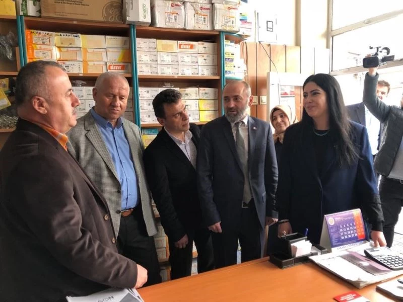 MHP Milletvekili adayları Yortan’da esnaf gezdi
