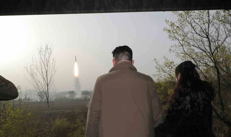 Kuzey Kore ilk kez katı yakıtlı kıtalararası balistik füze denediğini açıkladı

