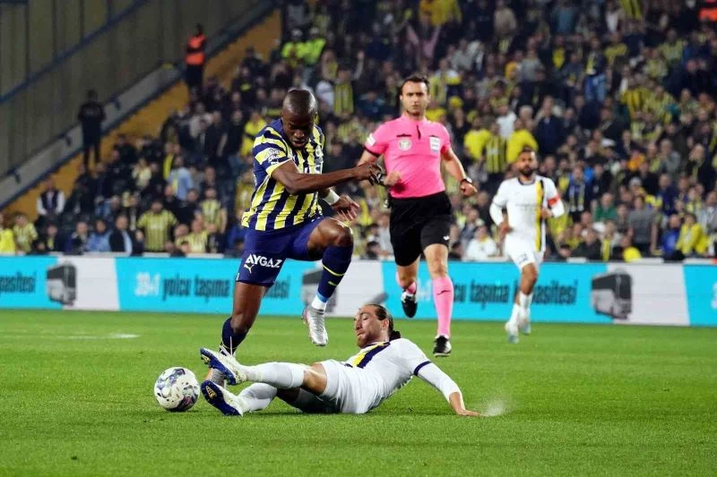 Spor Toto Süper Lig: Fenerbahçe: 0 - MKE Ankaragücü: 0 (İlk yarı)
