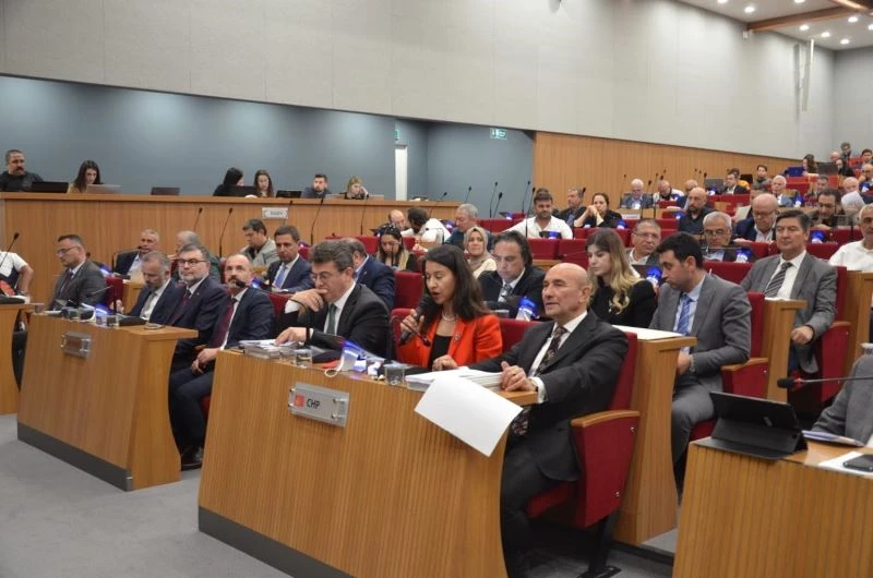 AK Partili Saygılı, İzmir Büyükşehir Belediye Meclisi toplantısına katıldı
