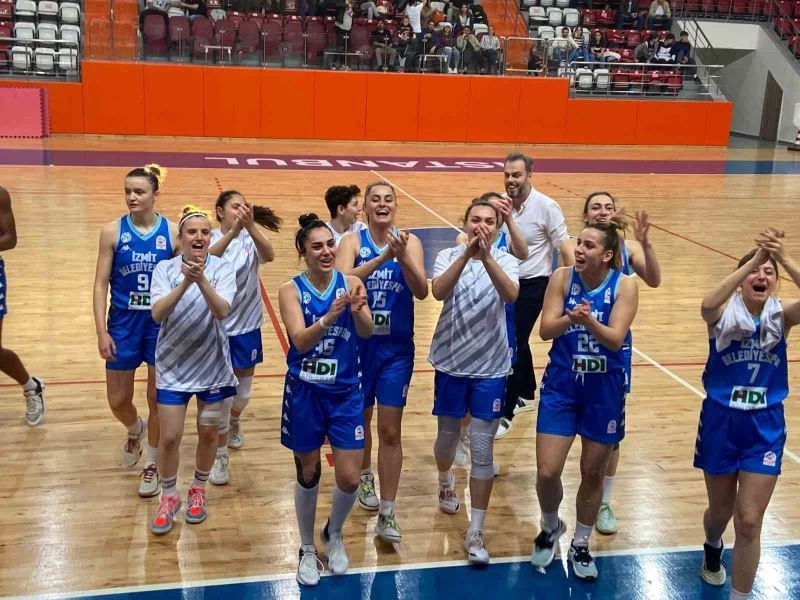 İzmitli Perileri Tourısm X Boğaziçi Basketbol’u 94-84 mağlup etti
