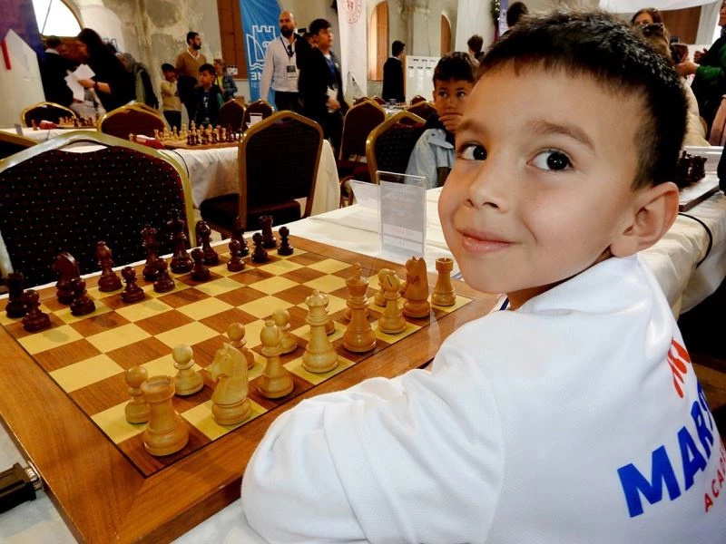 Türkiye Küçükler ve Yıldızlar Takım Satranç Şampiyonası Çeşme’de başladı
