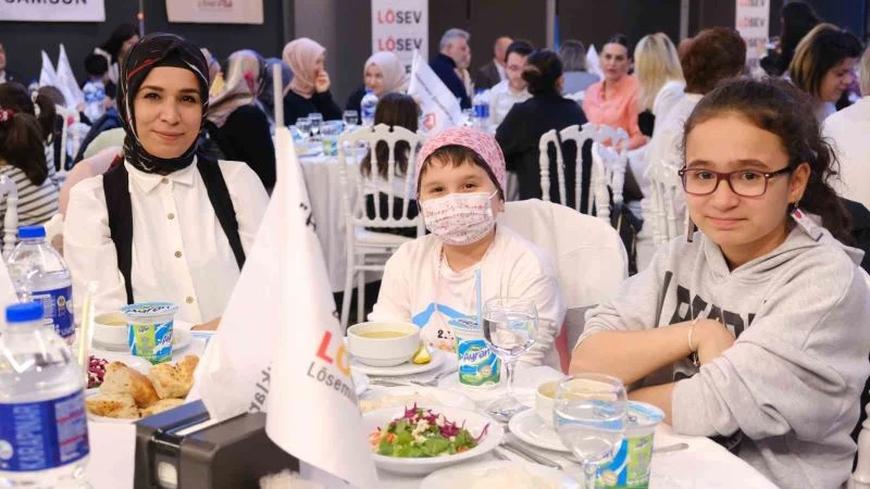 Samsun’da kanser hastaları ve aileleri iftarda buluşturuldu
