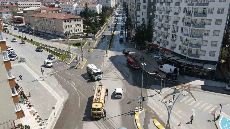 Çorum’da belediye kenti bayrama hazırlıyor
