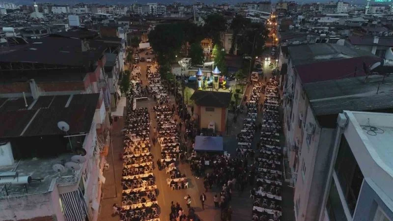 Nazilli Belediyesi’nden Aydoğdu Mahallesi’nde 5 bin kişilik iftar
