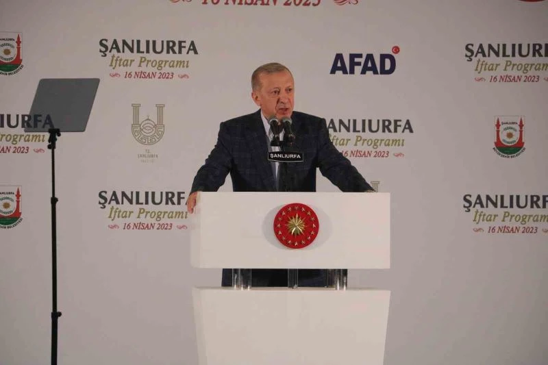 Cumhurbaşkanı Erdoğan: “Silahının namlusu Türkiye’ye dönük teröristlerin olduğu her yer bekamıza yönelik tehdit kaynağıdır”
