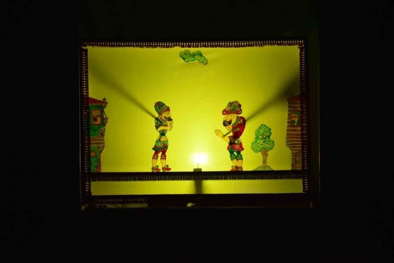 Çocuklar Hacivat-Karagöz ile eğlendi
