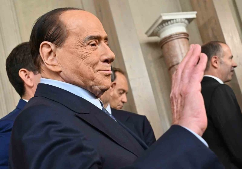 Eski İtalya Başbakanı Berlusconi yoğun bakımdan çıktı
