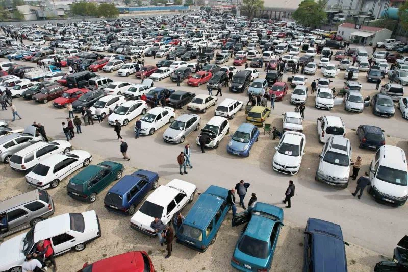 Ramazan bayramı öncesi oto pazarına yoğun ilgi
