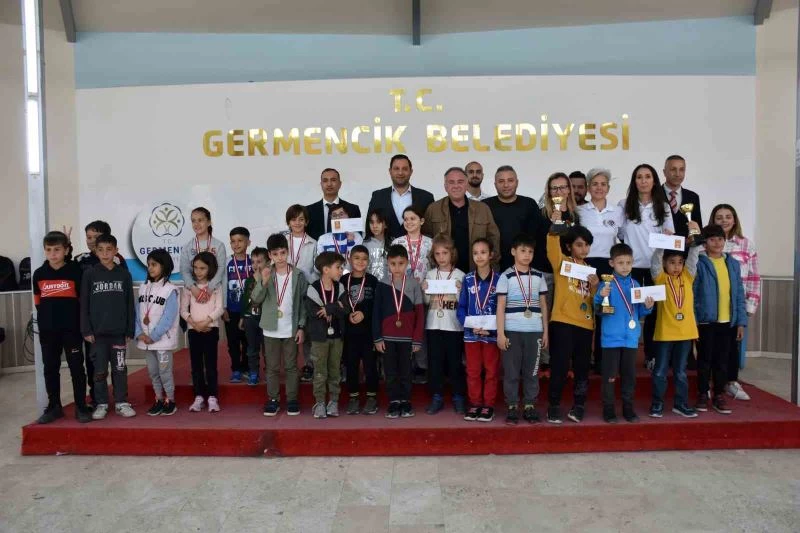 Germencik Belediyesi 6. satranç turnuvasına ev sahipliği yaptı
